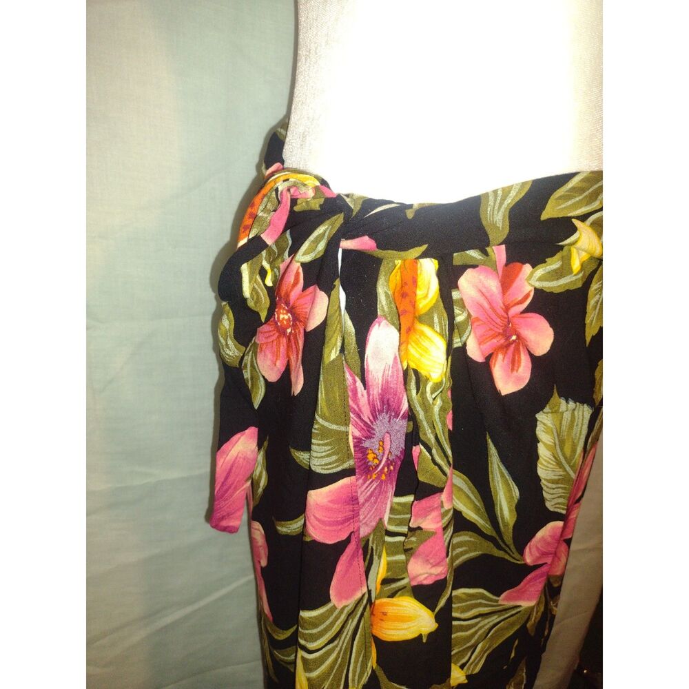 Roxanne Sarong Swim Cover-Up - Size M/L - Vibrant Tropical Print - Picture 5 of 6